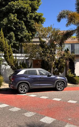 Casa de condomínio à venda com 340m², 4 quartos e 3 vagas Casa de condomínio à venda com 340m², 4 quartos e 3 vagasFachada