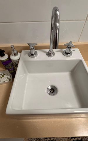 Casa de condomínio à venda com 340m², 4 quartos e 3 vagas Casa de condomínio à venda com 340m², 4 quartos e 3 vagasBanheiro Social