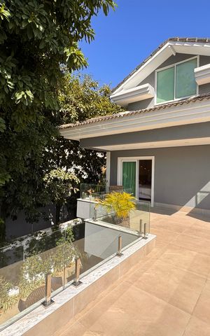 Casa de condomínio à venda com 340m², 4 quartos e 3 vagas Casa de condomínio à venda com 340m², 4 quartos e 3 vagasSuíte 3 (Master) - Varanda