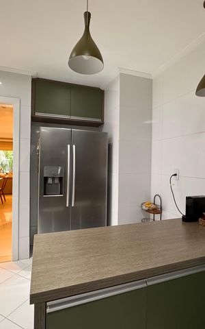 Casa de condomínio à venda com 340m², 4 quartos e 3 vagas Casa de condomínio à venda com 340m², 4 quartos e 3 vagasCozinha