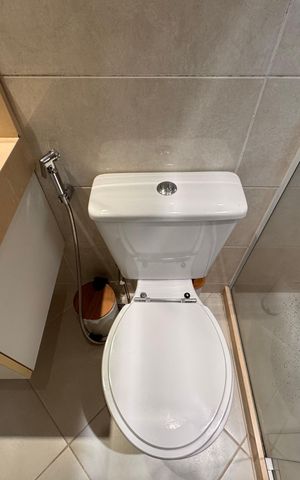 Casa de condomínio à venda com 340m², 4 quartos e 3 vagas Casa de condomínio à venda com 340m², 4 quartos e 3 vagasSuíte 1 - Banheiro