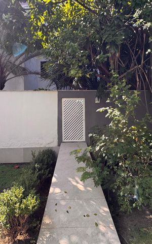 Casa de condomínio à venda com 340m², 4 quartos e 3 vagas Casa de condomínio à venda com 340m², 4 quartos e 3 vagasÁrea comum