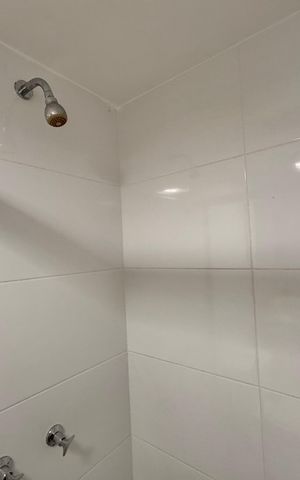 Casa de condomínio à venda com 340m², 4 quartos e 3 vagas Casa de condomínio à venda com 340m², 4 quartos e 3 vagasBanheiro Social