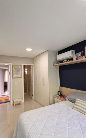 Casa de condomínio à venda com 340m², 4 quartos e 3 vagas Casa de condomínio à venda com 340m², 4 quartos e 3 vagasSuíte 2