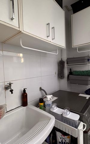 Casa de condomínio à venda com 340m², 4 quartos e 3 vagas Casa de condomínio à venda com 340m², 4 quartos e 3 vagasÁrea de Serviço