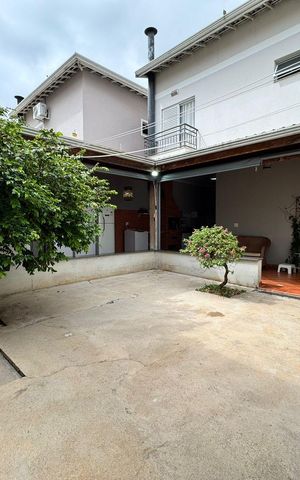 Casa à venda com 185m², 3 quartos e 4 vagasÁrea externa