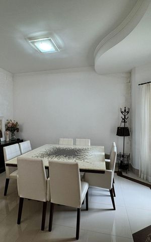 Casa à venda com 185m², 3 quartos e 4 vagasSala