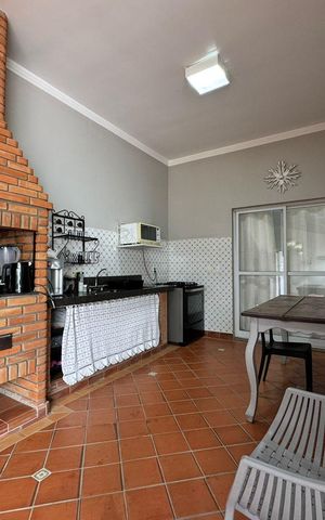 Casa à venda com 185m², 3 quartos e 4 vagasÁrea externa