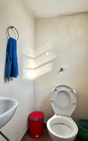 Casa à venda com 150m², 3 quartos e 2 vagas Casa à venda com 150m², 3 quartos e 2 vagasLavabo área externa