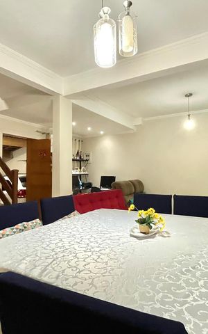 Casa à venda com 150m², 3 quartos e 2 vagas Casa à venda com 150m², 3 quartos e 2 vagasSala