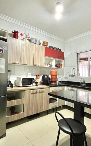 Casa à venda com 150m², 3 quartos e 2 vagas Casa à venda com 150m², 3 quartos e 2 vagasCozinha