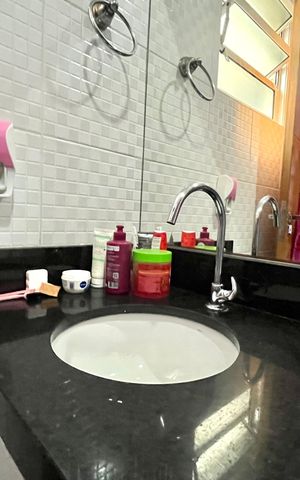 Casa à venda com 150m², 3 quartos e 2 vagas Casa à venda com 150m², 3 quartos e 2 vagasBanheiro da Suíte 2