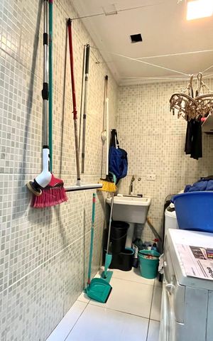 Casa à venda com 150m², 3 quartos e 2 vagas Casa à venda com 150m², 3 quartos e 2 vagasÁrea de Serviço