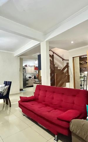 Casa à venda com 150m², 3 quartos e 2 vagas Casa à venda com 150m², 3 quartos e 2 vagasSala