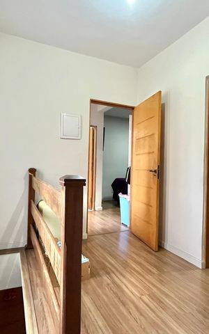 Casa à venda com 150m², 3 quartos e 2 vagas Casa à venda com 150m², 3 quartos e 2 vagasCorredor