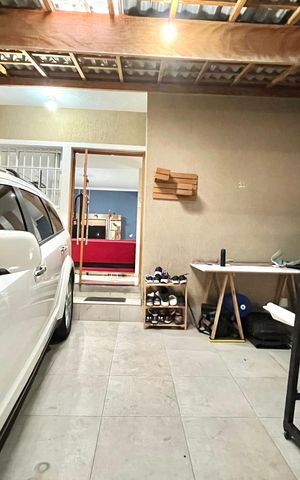 Casa à venda com 150m², 3 quartos e 2 vagas Casa à venda com 150m², 3 quartos e 2 vagasGaragem