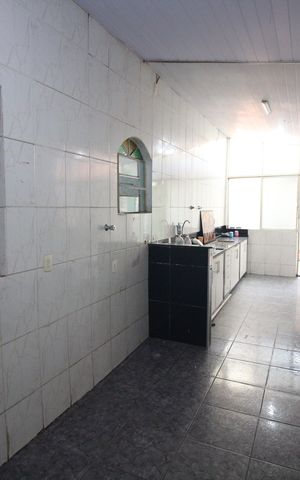Casa à venda com 350m², 4 quartos e 14 vagasCozinha