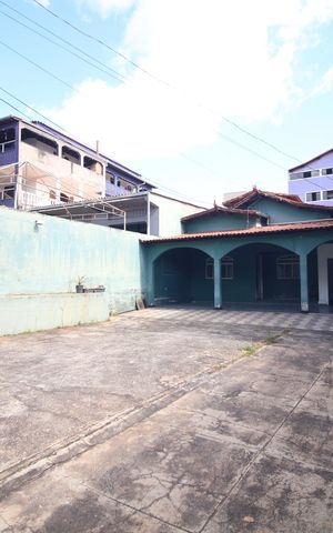Casa à venda com 350m², 4 quartos e 14 vagasQuintal