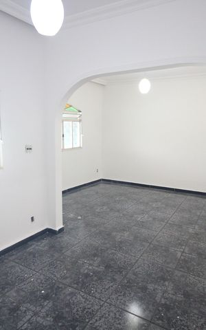 Casa à venda com 350m², 4 quartos e 14 vagasSala