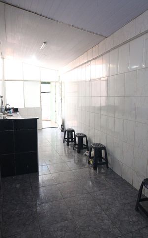 Casa à venda com 350m², 4 quartos e 14 vagasCozinha