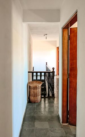 Casa à venda com 105m², 4 quartos e 2 vagas Casa à venda com 105m², 4 quartos e 2 vagasCorredor