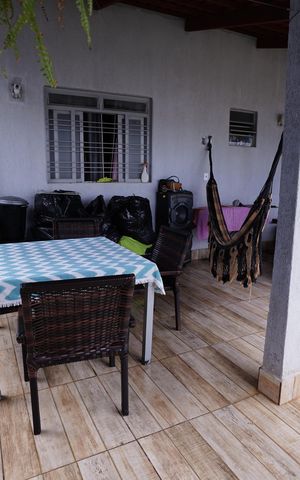 Casa à venda com 220m², 3 quartos e 2 vagas