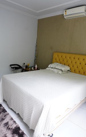 Casa à venda com 220m², 3 quartos e 2 vagas