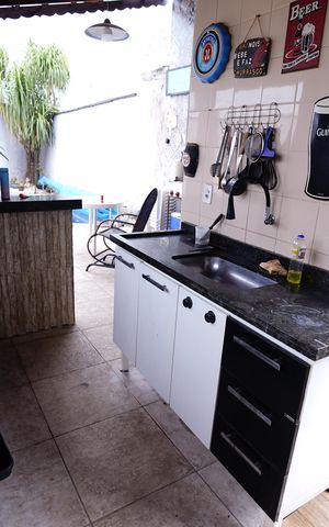 Casa à venda com 220m², 3 quartos e 2 vagas