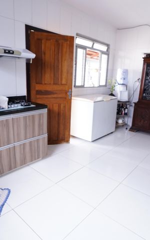 Casa à venda com 220m², 3 quartos e 2 vagas