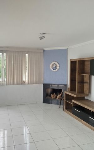 Apartamento à venda com 130m², 2 quartos e 2 vagasÁrea externa