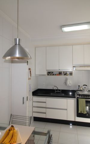 Apartamento à venda com 92m², 3 quartos e 2 vagasCozinha