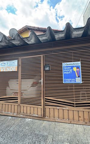 Casa à venda com 163m², 3 quartos e 2 vagasFachada com PLACA