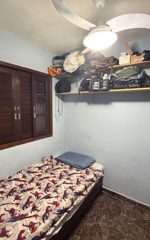 Casa à venda com 255m², 6 quartos e 5 vagas Casa à venda com 255m², 6 quartos e 5 vagasQuarto