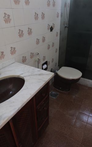 Apartamento à venda com 77m², 2 quartos e 1 vagaBanheiro da suíte