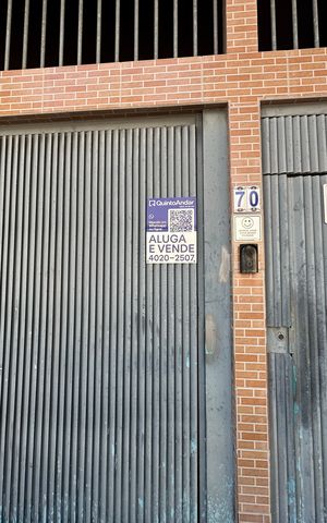 Casa à venda com 277m², 4 quartos e 2 vagas Casa à venda com 277m², 4 quartos e 2 vagasFachada