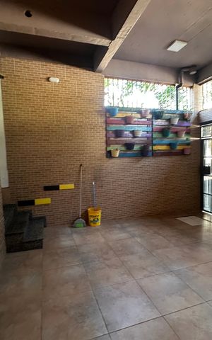 Casa à venda com 277m², 4 quartos e 2 vagas Casa à venda com 277m², 4 quartos e 2 vagasGaragem