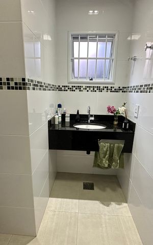 Casa à venda com 277m², 4 quartos e 2 vagas Casa à venda com 277m², 4 quartos e 2 vagasLavabo