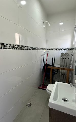 Casa à venda com 277m², 4 quartos e 2 vagas Casa à venda com 277m², 4 quartos e 2 vagasBanheiro Social