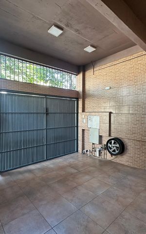 Casa à venda com 277m², 4 quartos e 2 vagas Casa à venda com 277m², 4 quartos e 2 vagasGaragem