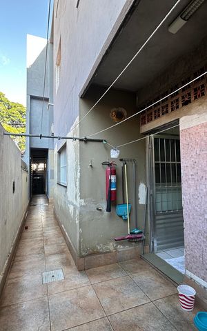 Casa à venda com 277m², 4 quartos e 2 vagas Casa à venda com 277m², 4 quartos e 2 vagasQuintal