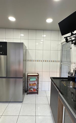 Casa à venda com 277m², 4 quartos e 2 vagas Casa à venda com 277m², 4 quartos e 2 vagasCozinha