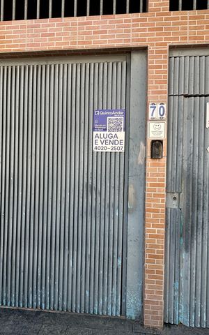 Casa à venda com 277m², 4 quartos e 2 vagas Casa à venda com 277m², 4 quartos e 2 vagasFachada
