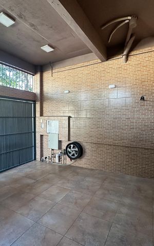 Casa à venda com 277m², 4 quartos e 2 vagas Casa à venda com 277m², 4 quartos e 2 vagasGaragem