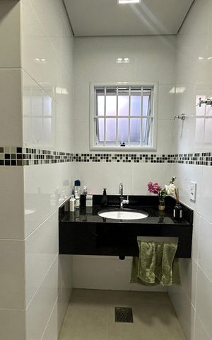 Casa à venda com 277m², 4 quartos e 2 vagas Casa à venda com 277m², 4 quartos e 2 vagasLavabo