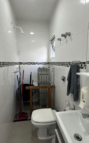 Casa à venda com 277m², 4 quartos e 2 vagas Casa à venda com 277m², 4 quartos e 2 vagasBanheiro Social