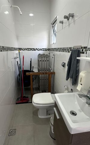 Casa à venda com 277m², 4 quartos e 2 vagas Casa à venda com 277m², 4 quartos e 2 vagasBanheiro Social