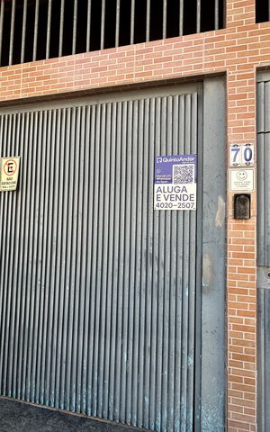 Casa à venda com 277m², 4 quartos e 2 vagas Casa à venda com 277m², 4 quartos e 2 vagasFachada
