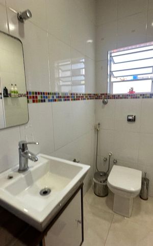 Casa à venda com 277m², 4 quartos e 2 vagas Casa à venda com 277m², 4 quartos e 2 vagasBanheiro Corredor