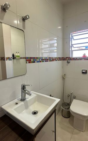 Casa à venda com 277m², 4 quartos e 2 vagas Casa à venda com 277m², 4 quartos e 2 vagasBanheiro Corredor