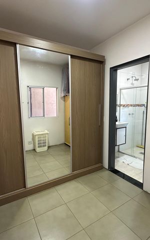 Casa à venda com 277m², 4 quartos e 2 vagas Casa à venda com 277m², 4 quartos e 2 vagasCloset da suíte 1